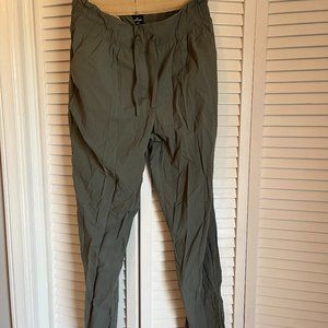REI Cooperative Women's Hiking Pants, green, Size Medium
